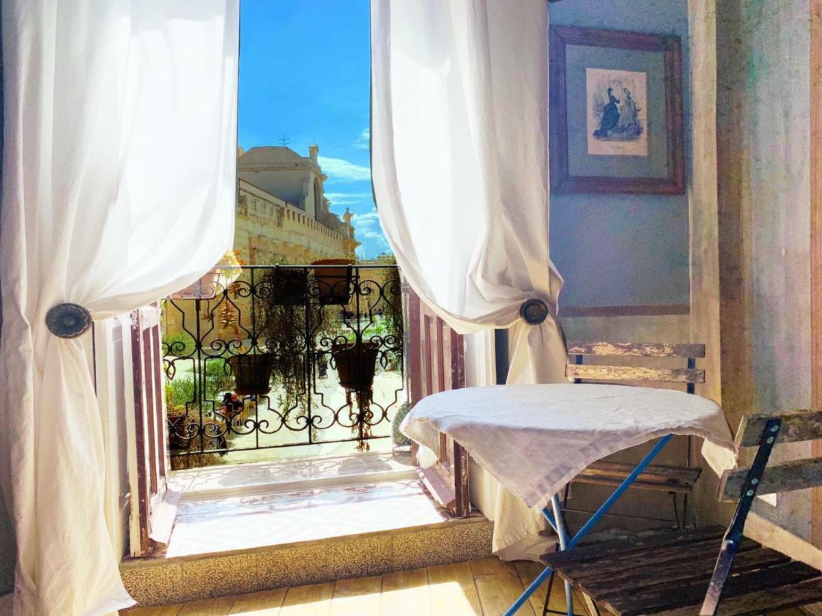 シラクーサ Il Salotto Di Maria Pia Bed & Breakfast エクステリア 写真